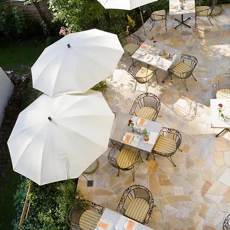 Rosenvilla Hotel 4*