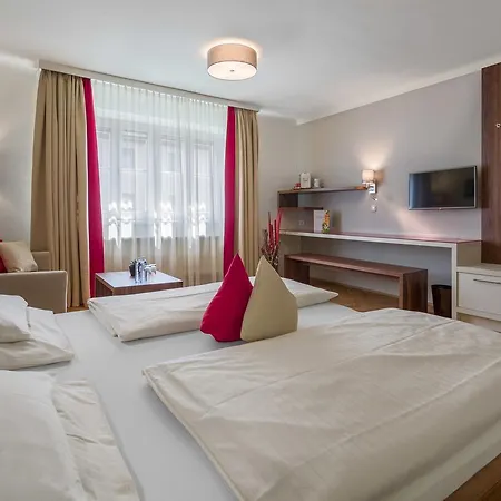 Rosenvilla Hotel 4*