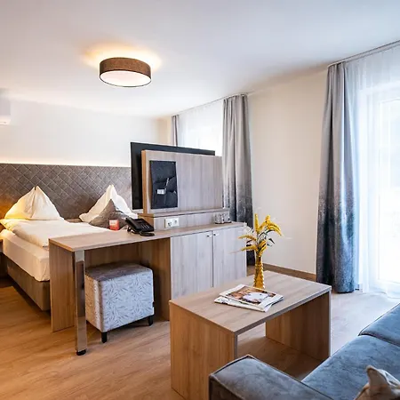 Rosenvilla Hotel 4*