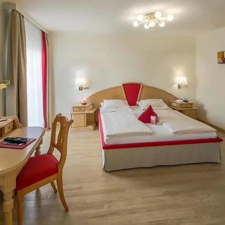 Hotel Rosenvilla 4*
